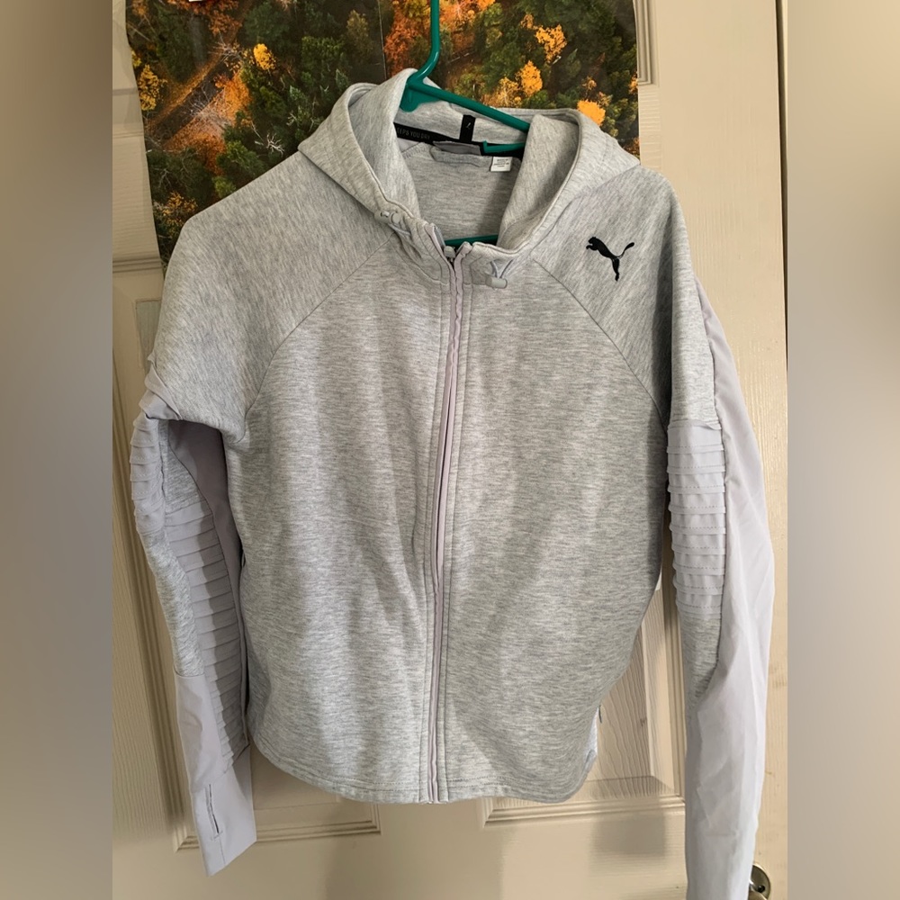Small grey Puma sweatsuit